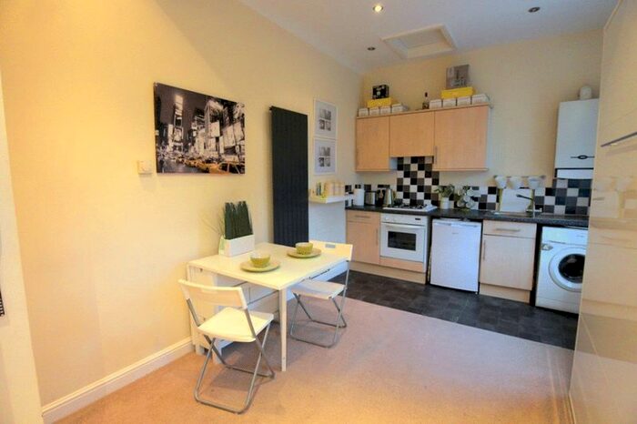 1 Bedroom Flat To Rent In White Hart Court, Stone, ST15