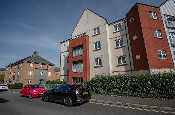 1 Bedroom Flat For Sale In Arnold Road, Mangotsfield, Bristol, BS16