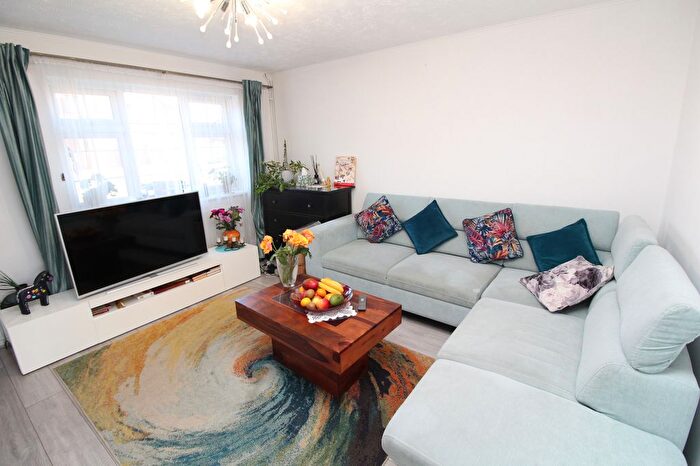 3 Bedroom Terraced House To Rent In Artillery Row, Gravesend, DA12