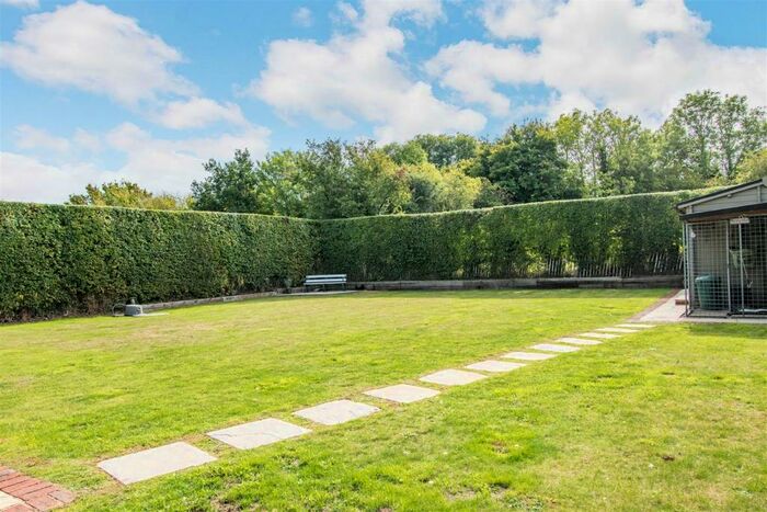 5 Bedroom Detached House For Sale In Plough Wents Road, Chart Sutton, Maidstone, ME17