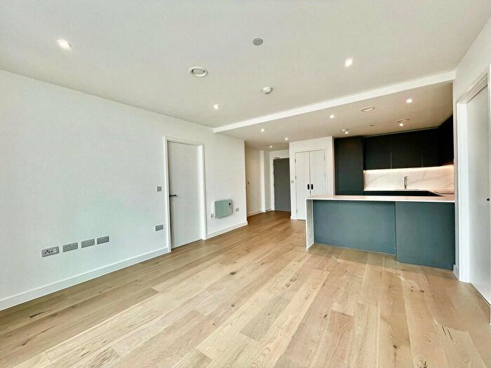 2 Bedroom Apartment To Rent In Viadux, Manchester, M1