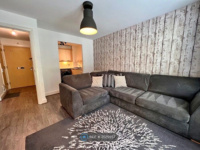 2 Bedroom Flat To Rent In Wheeleys Lane, Birmingham, B15