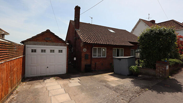 4 Bedroom Detached Bungalow For Sale In The Roman Way, Glastonbury, BA6