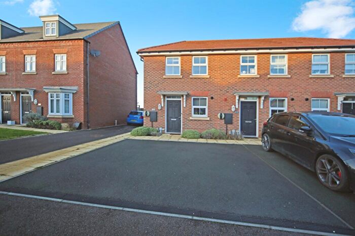 2 Bedroom End Of Terrace House For Sale In Woodhead Road, Warwick, CV34