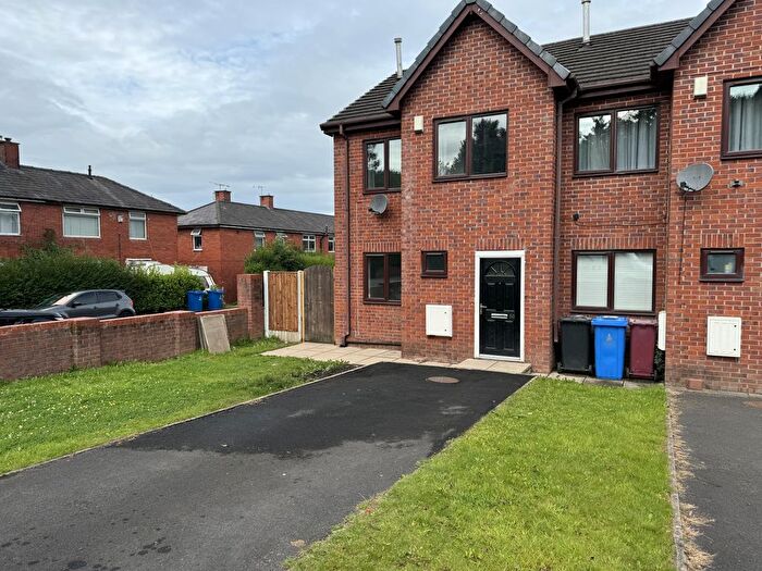 3 Bedroom End Of Terrace House To Rent In Hamilton Street, Blackburn, BB2