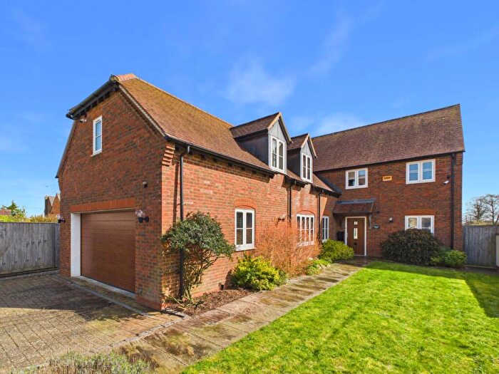 4 Bedroom Detached House For Sale In Four Acres, Oving, HP22