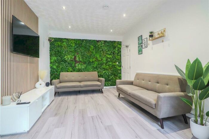 6 Bedroom Semi-Detached House To Rent In David Road, Stoke, Coventry, CV1