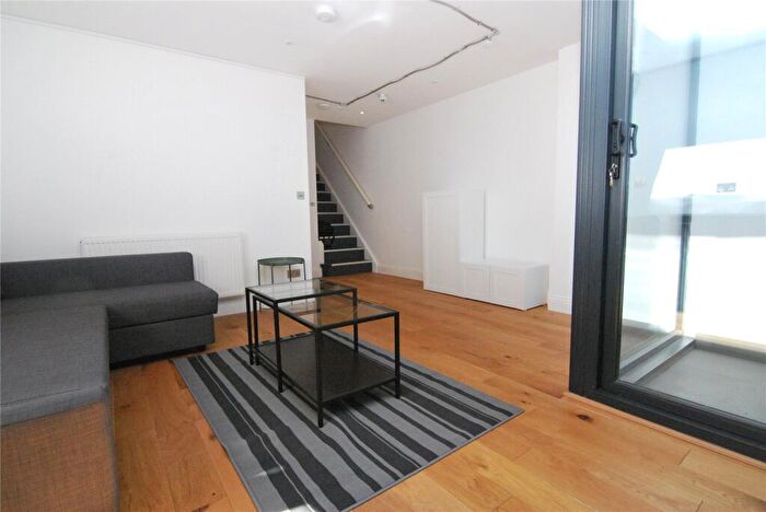 1 Bedroom Flat To Rent In Green Lanes, Harringay, London, N8