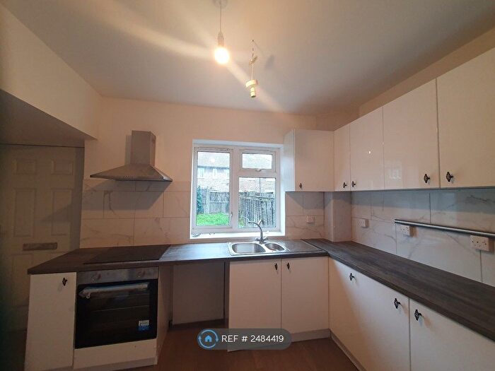 3 Bedroom Semi-Detached House To Rent In Gospatrick Road, London, N17
