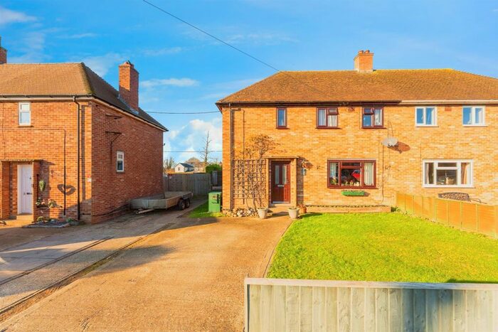 3 Bedroom Semi-Detached House For Sale In School Lane, Toft, Cambridge, CB23
