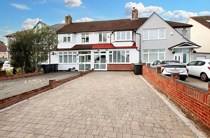 3 Bedroom Terraced House For Sale In Gladeside, Shirley, CR0
