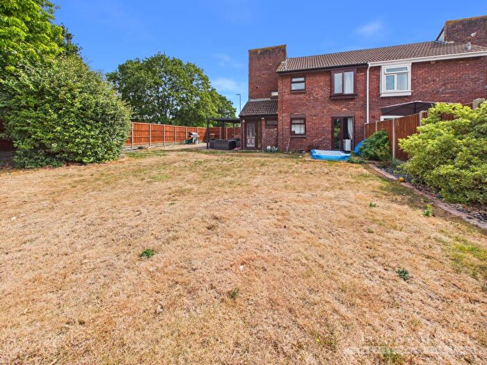 3 Bedroom Semi-Detached House For Sale In Rowan Court, Frome, BA11