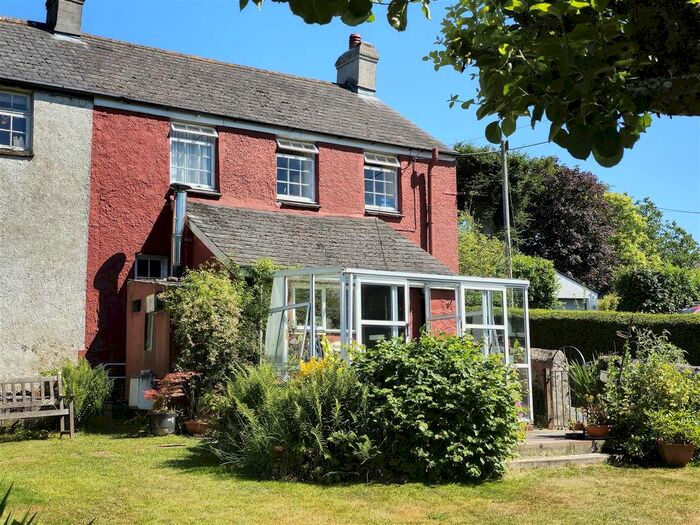 3 Bedroom Semi-Detached House For Sale In Lower Downgate, Callington, PL17