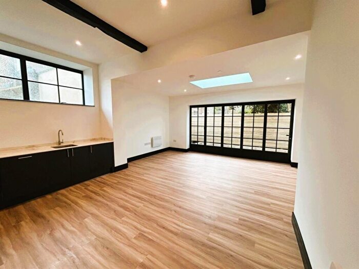 2 Bedroom Flat To Rent In Monkton Place, Ramsgate, CT11