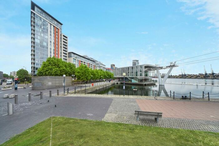 2 Bedroom Apartment To Rent In Ross Apartments, Royal Docks, E16