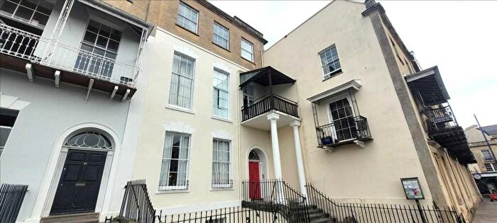 1 Bedroom Apartment To Rent In Lower Ground Floor Front Flat, Royal York Crescent, BS8