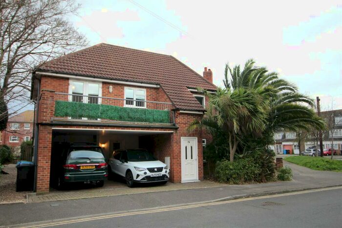 2 Bedroom Flat To Rent In Skinner Street, Poole, BH15
