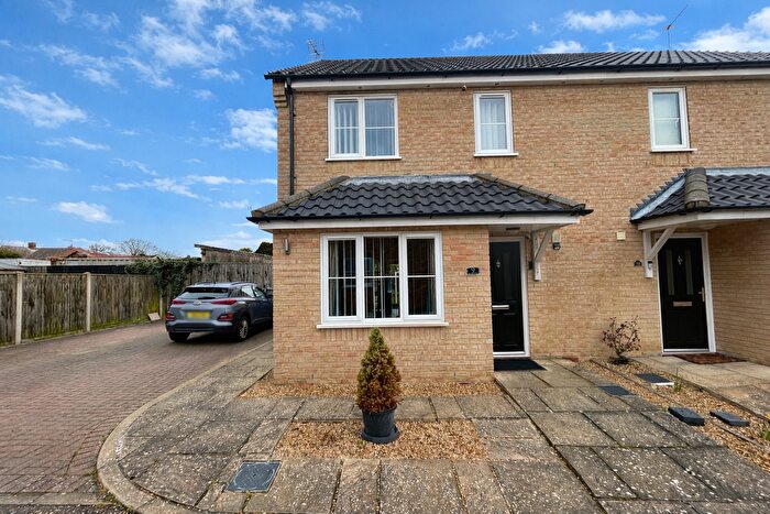 3 Bedroom Semi Detached House For Sale In Wickfield Close, Blundeston, Lowestoft, NR32