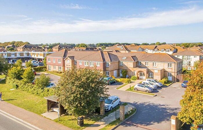 1 Bedroom Property For Sale In Worthing Road, East Preston, BN16