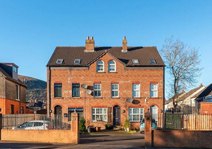 4 Bedroom Town House For Sale In Springfield Road, Belfast, County Antrim, BT12