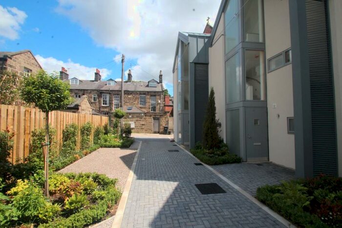 3 Bedroom Town House To Rent In Fawcetts Mews, Harrogate, HG1