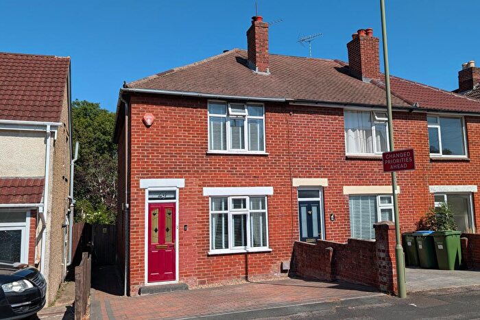 2 Bedroom End Of Terrace House For Sale In Paxton Road, Fareham, PO14