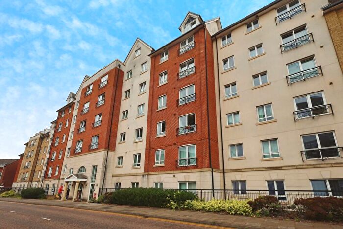 3 Bedroom Flat For Sale In Broad Street, Northampton, Northamptonshire, NN1