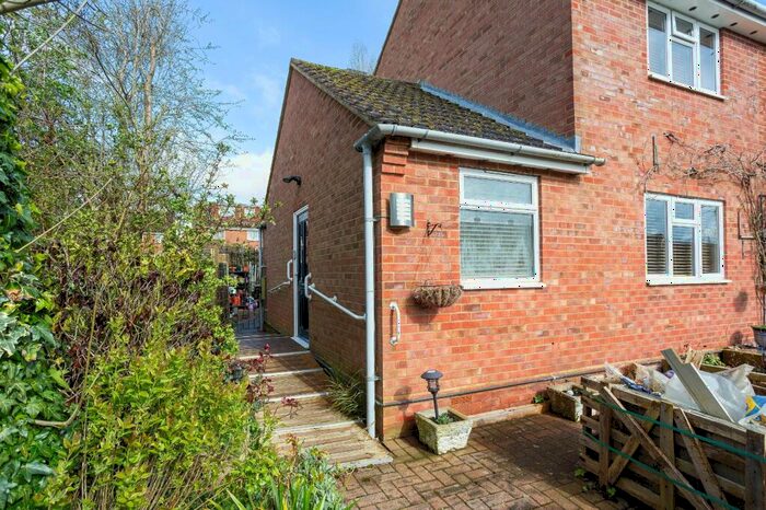 1 Bedroom Apartment To Rent In Burnet Close, Hemel Hempstead, Hertfordshire, HP3