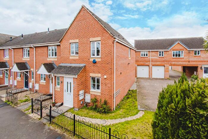 3 Bedroom End Of Terrace House For Sale In Winton Road, Swindon, Wiltshire, SN3