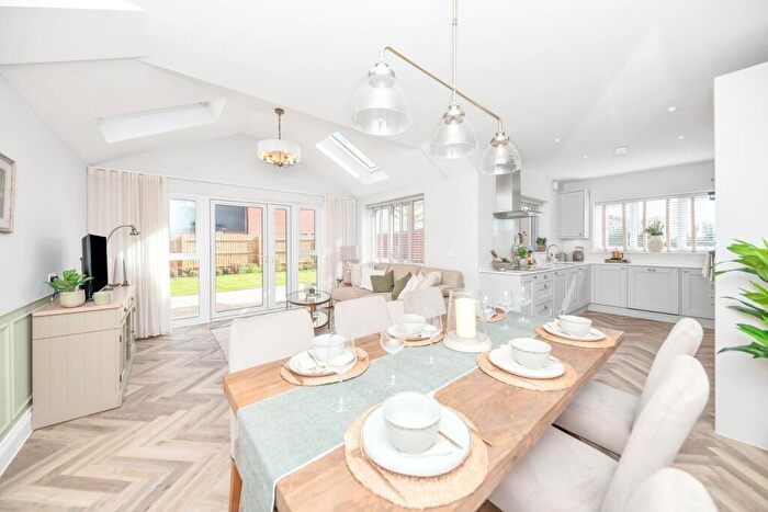 4 Bedroom Detached House For Sale In Hayle Field, High Street, Thurleigh, Bedford, MK44