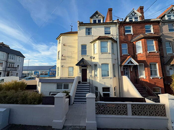1 Bedroom Flat For Sale In Penshurst Road, Ramsgate, CT11