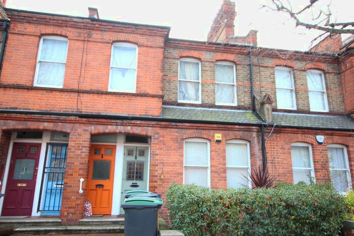2 Bedroom Maisonette To Rent In Gladstone Avenue, Wood Green, London N22