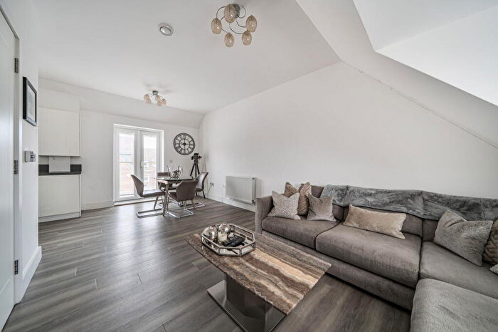 2 Bedroom Apartment For Sale In Acorn Way, Orpington, BR6