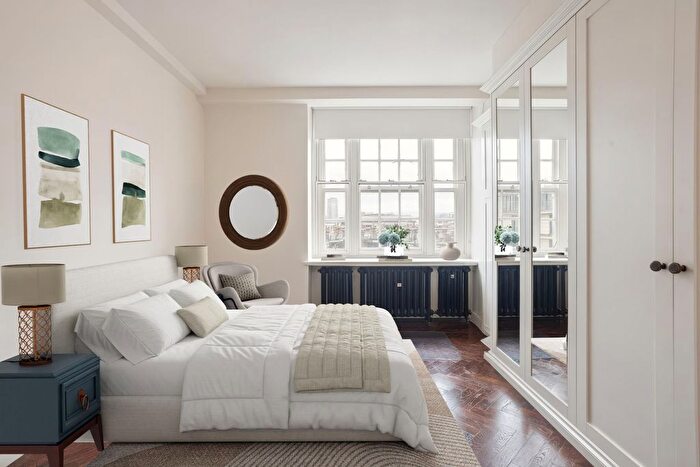 2 Bedroom Flat For Sale In Baker Street, London, NW1