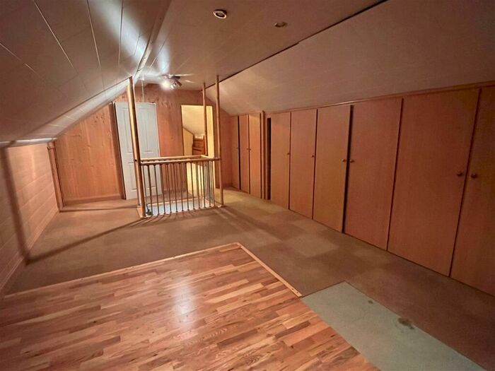 2 Bedroom Detached Bungalow For Sale In Mountford Close, Wellesbourne, CV35