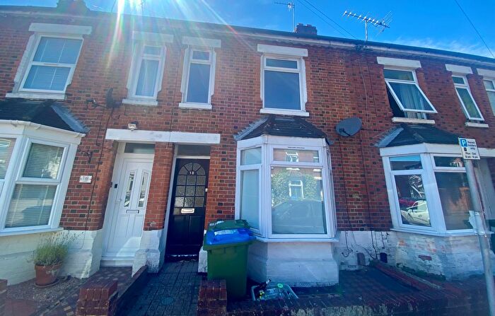 2 Bedroom Property To Rent In Burton Road, Southampton, SO15