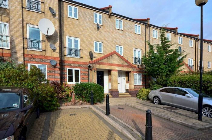 4 Bedroom Property To Rent In Tollgate Road, Beckton, London, E6