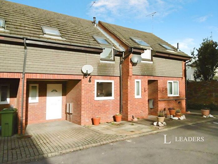 3 Bedroom Terraced House To Rent In Fairview Close, Cheltenham, GL52