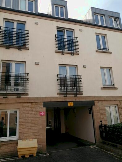 2 Bedroom Flat To Rent In Hopetoun Crescent, Edinburgh, EH7
