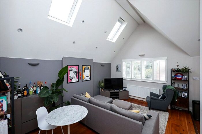 2 Bedroom Flat To Rent In Uxbridge Road, London, W3