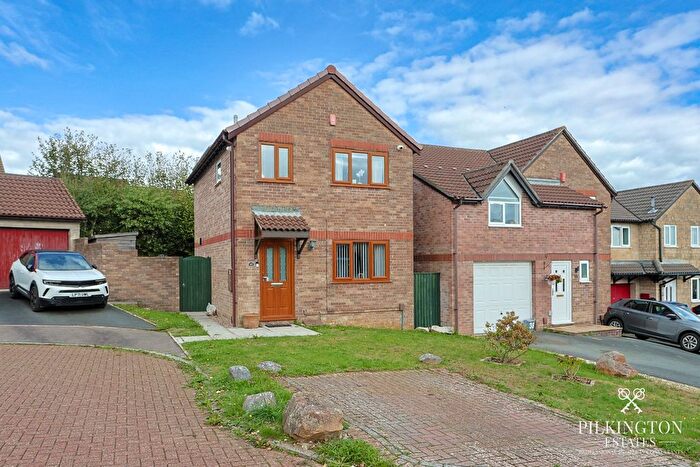 3 Bedroom Detached House For Sale In Rowan Way, Plymouth, Devon, PL6