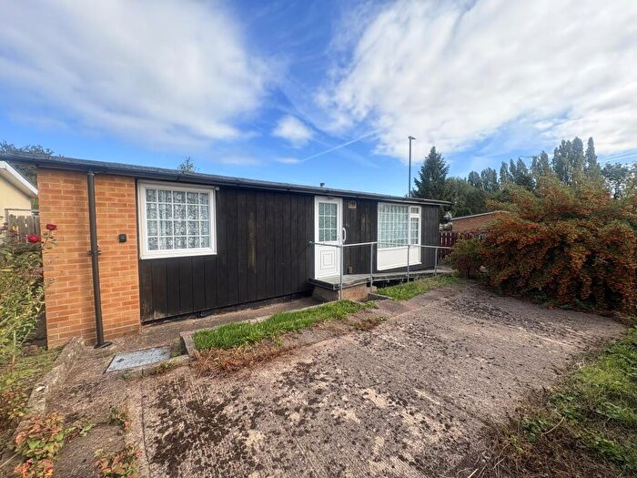 2 Bedroom Bungalow For Sale In Rodwell Close, Nottingham, NG8