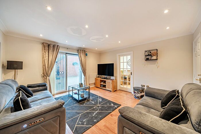 4 Bedroom Detached House For Sale In Greenwich Way, Waltham Abbey, EN9