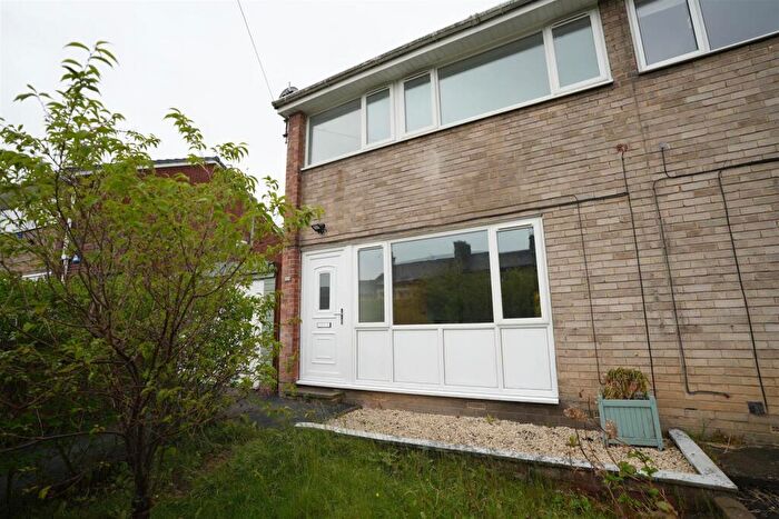 4 Bedroom Semi-Detached House To Rent In Green Lane, Greetland, Halifax, HX4