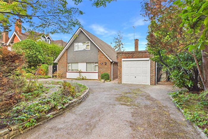 4 Bedroom Detached House For Sale In Woodham Rise, Horsell, Woking, GU21