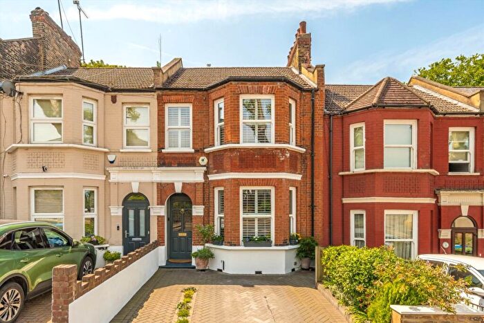 3 Bedroom Terraced House For Sale In Charlton Lane, Charlton, SE7