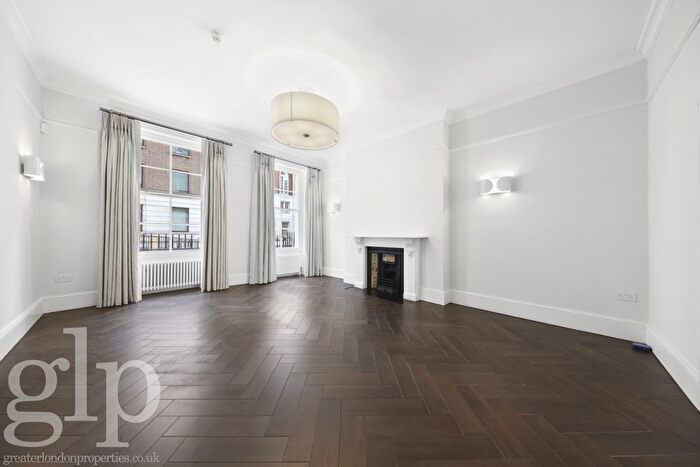 3 Bedroom Flat To Rent In Gower Street, Bloomsbury, WC1E