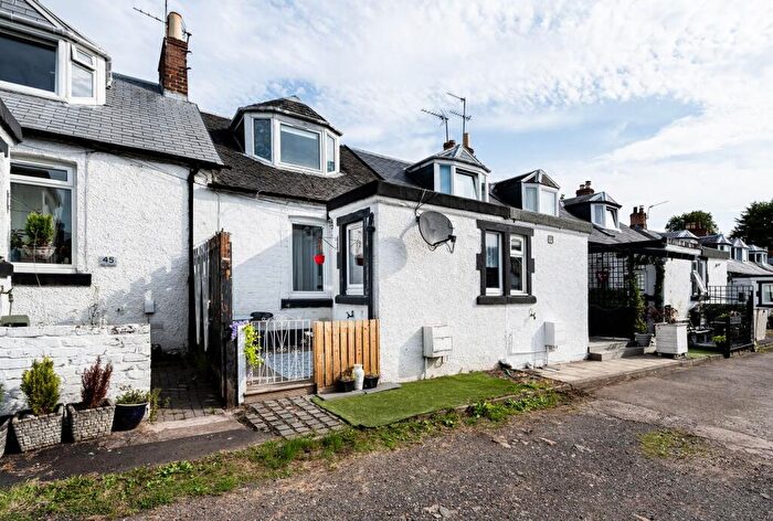 2 Bedroom Cottage For Sale In New Holygate, Broxburn, EH52