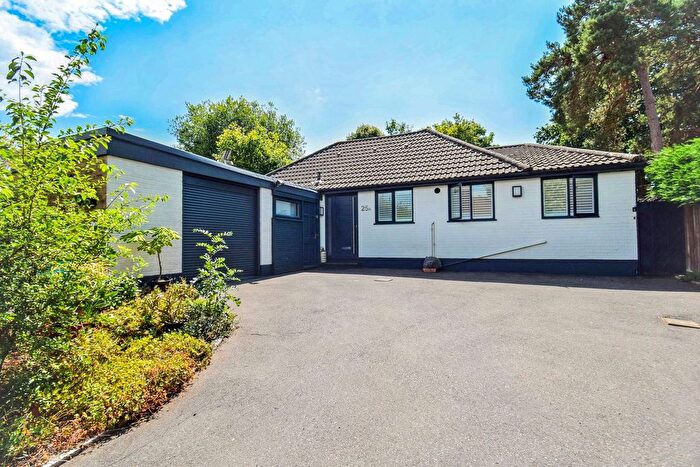 2 Bedroom Detached Bungalow For Sale In Holly Bush Lane, Sevenoaks, TN13