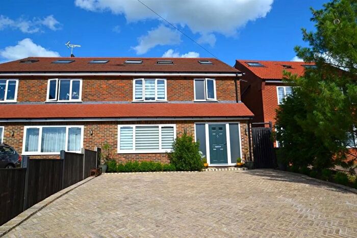 5 Bedroom Semi-Detached House For Sale In Stanborough Avenue, Borehamwood, WD6